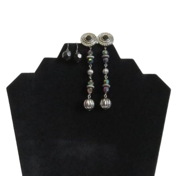 Set of 2 Plastic Faceted Beaded Dangle Style Costume Fashion Earrings Bundle - Picture 1 of 7